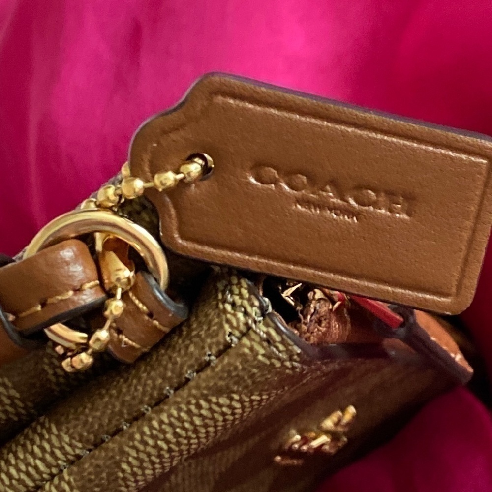 Beautiful Coach Double Zip Wristlet NWT - Picture 6 of 12